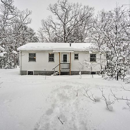 Wooded Twin Lakes Retreat 13 Mi To Lake Michigan! Exterior foto